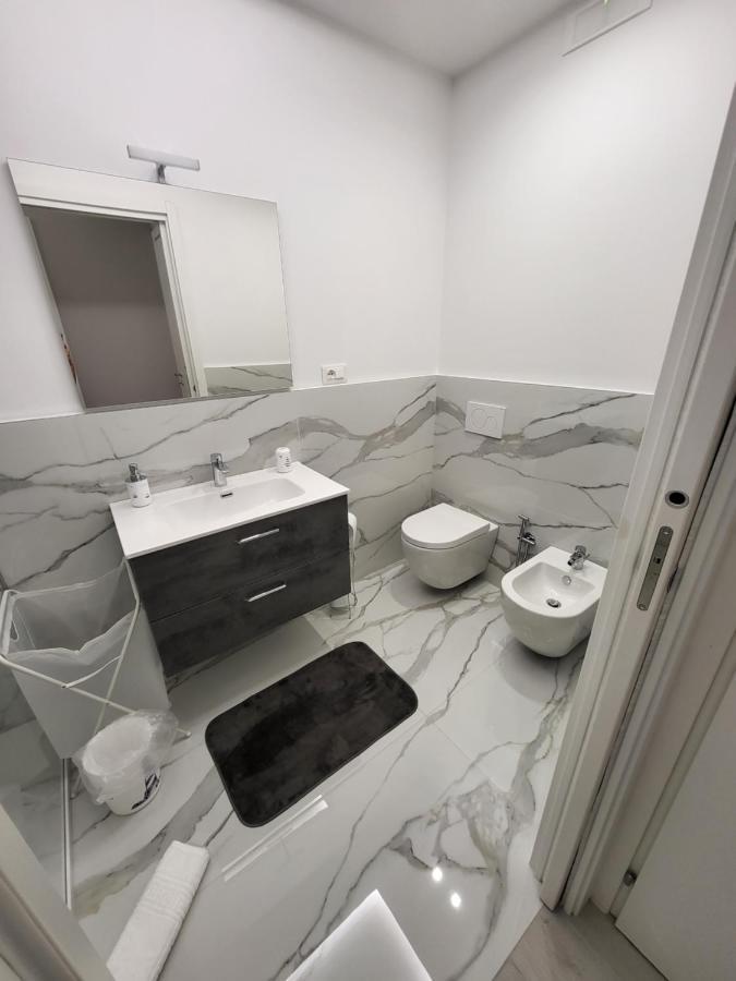 Casa Vacanze Manthy Posizione Centrale Bari Exterior foto