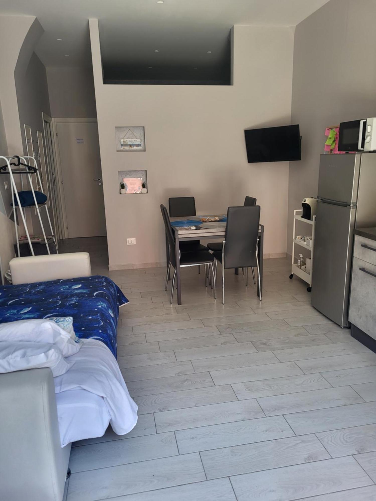 Casa Vacanze Manthy Posizione Centrale Bari Exterior foto
